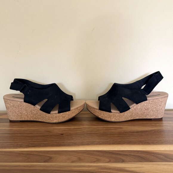 Clarks Collection Women's Annadel Bari Wedge Sandals 8.5W NWOT black suede - Picture 6 of 15